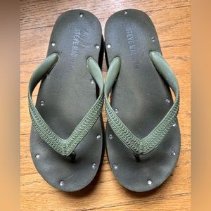 Sandals/Flip Flops